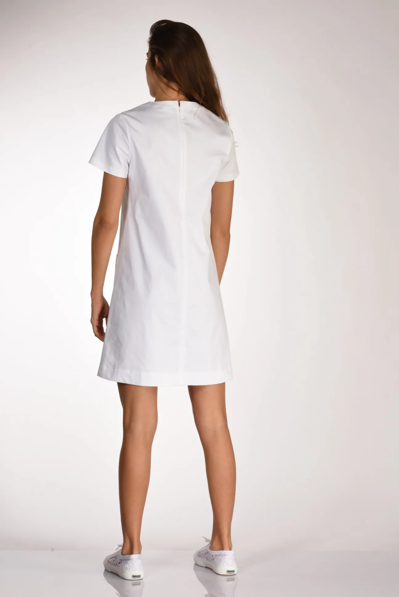 abito_con_tasche_bianco_4.webp abito con tasche bianco