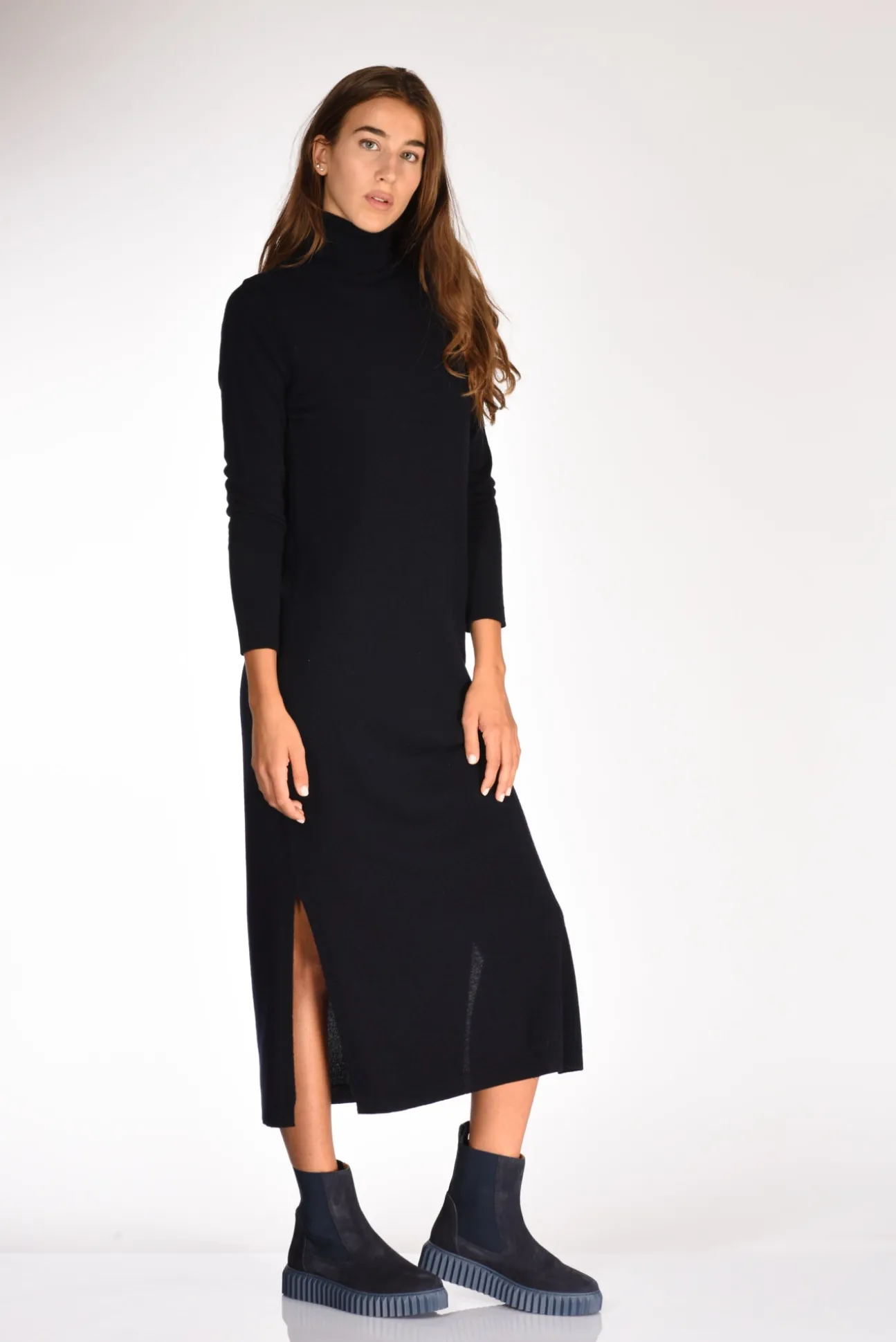 abito_in_maglia_blu_2.webp abito in maglia blu