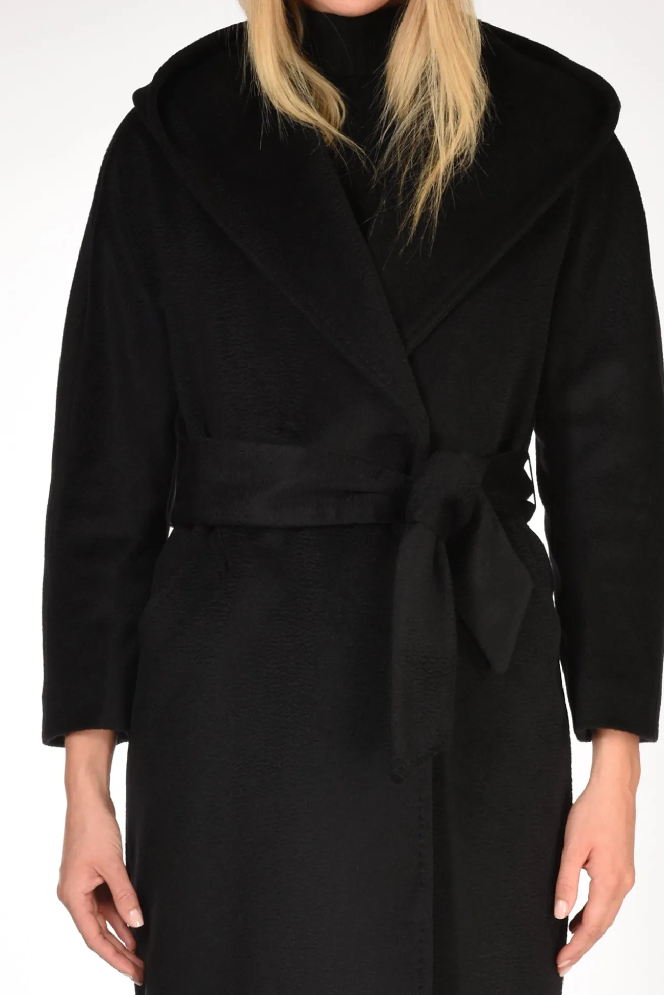 cappotto_nero_2.webp cappotto nero