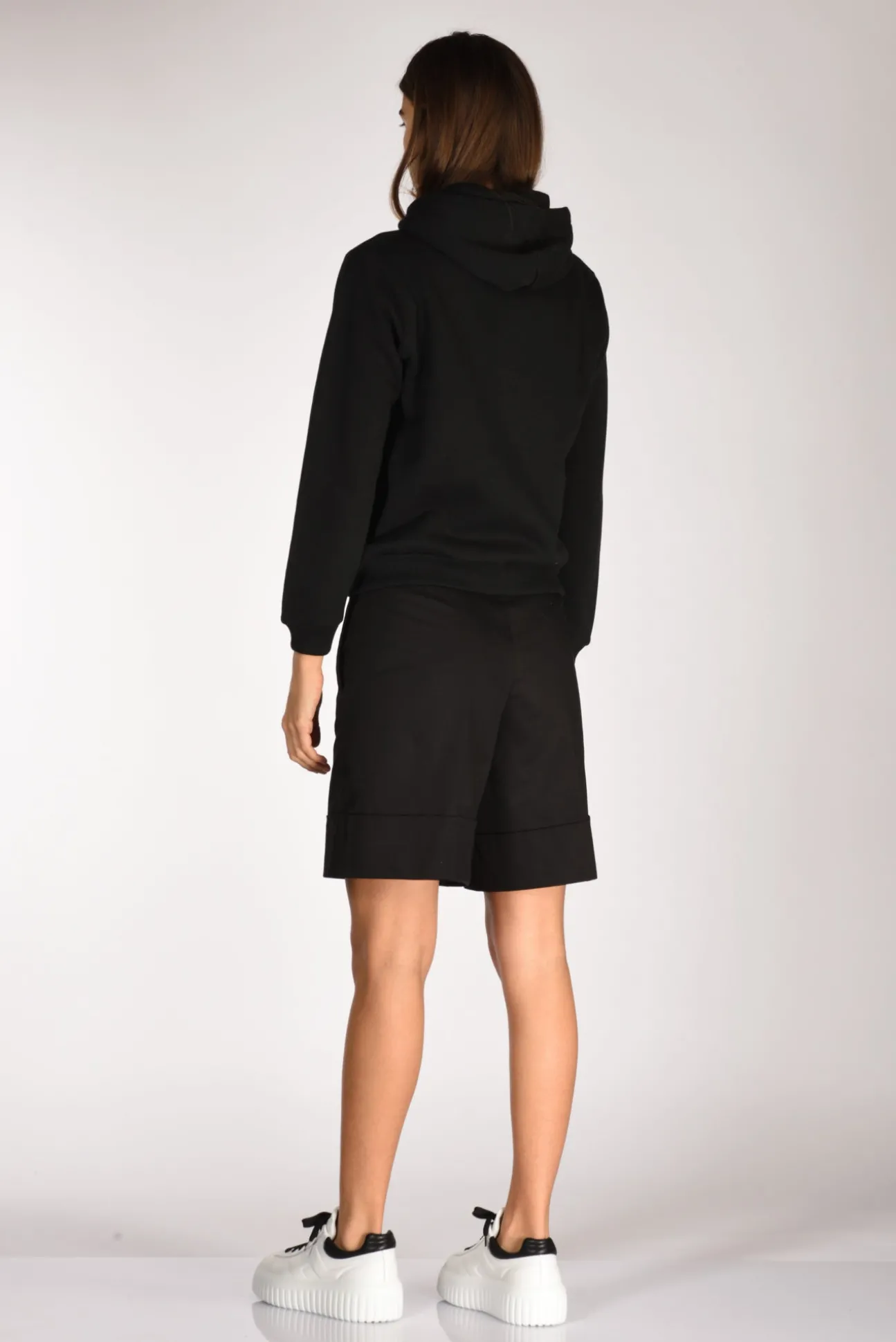 felpa_zippata_nero_4.webp felpa zippata nero