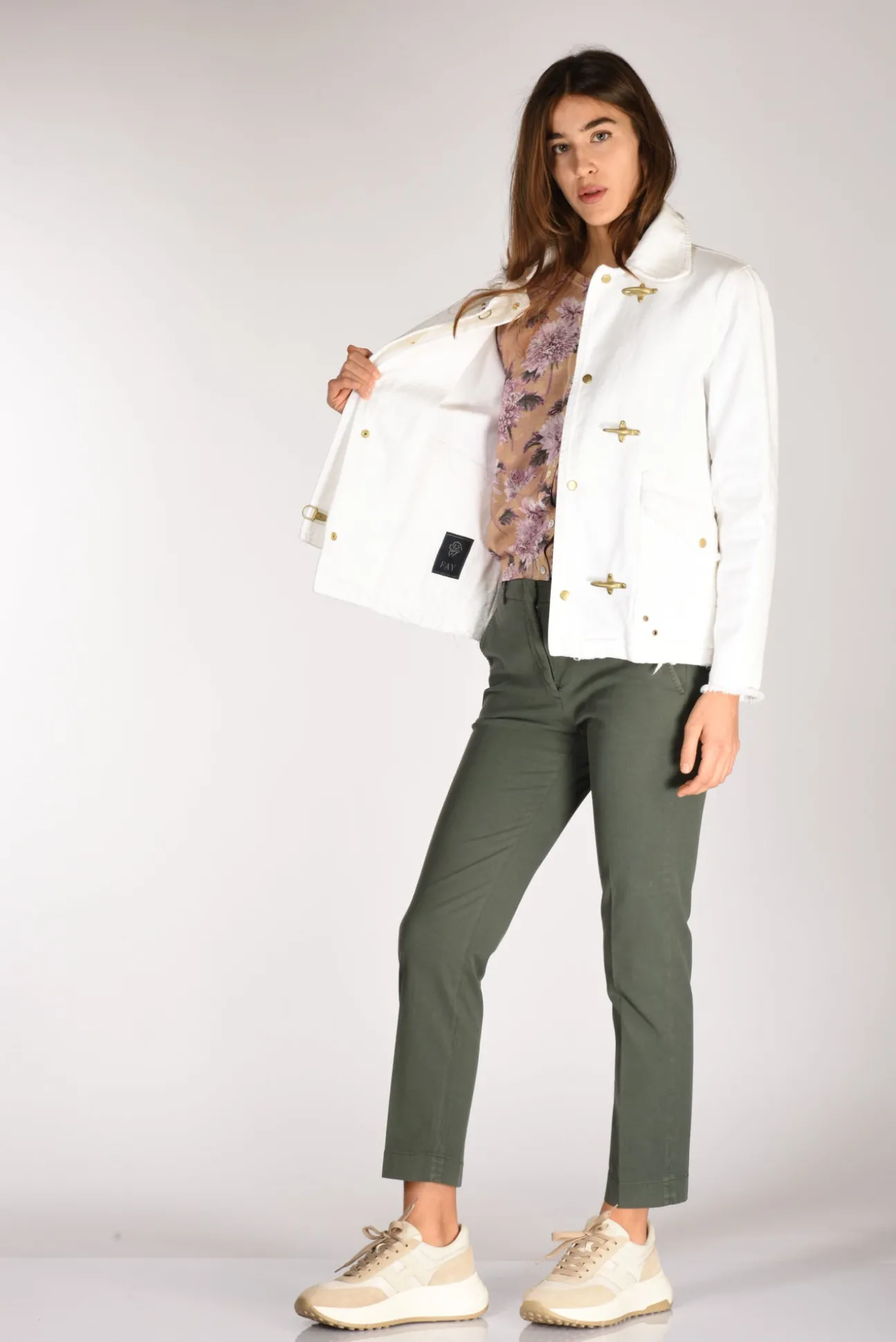 giacca__ganci_bianco_6.webp giacca 3 ganci bianco