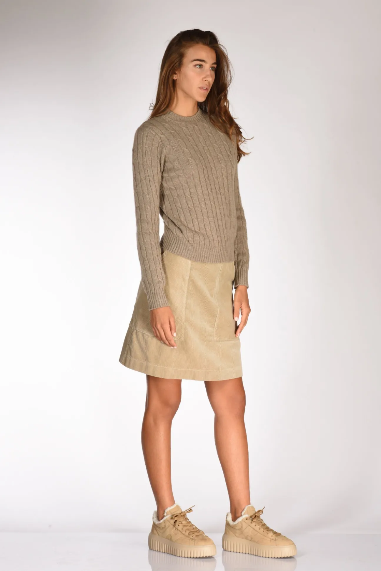 girocollo_treccia_marrone_3.webp girocollo treccia marrone chiaro