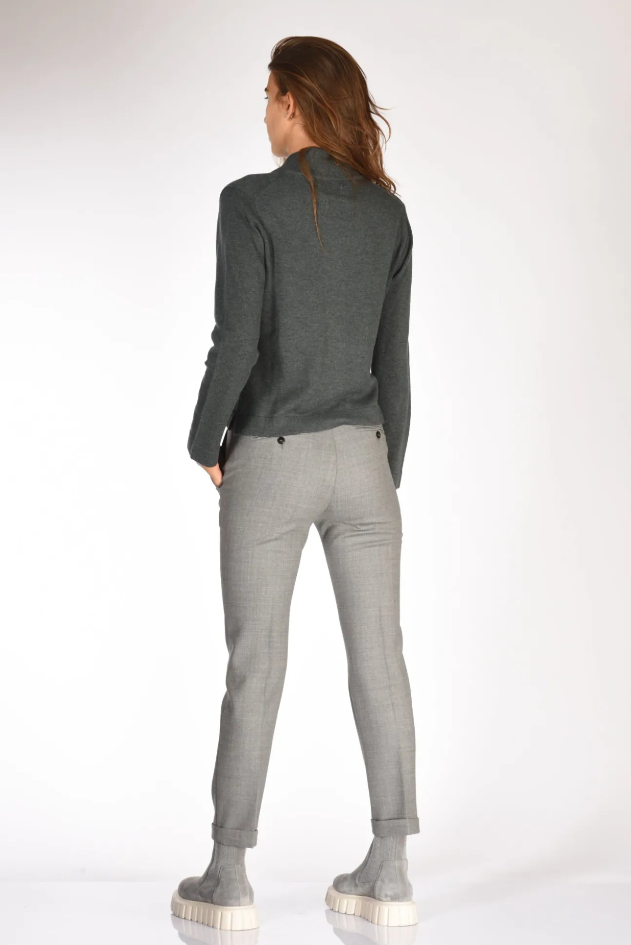 maglia_cardigan_grigio_fa_4.webp maglia cardigan grigio fango