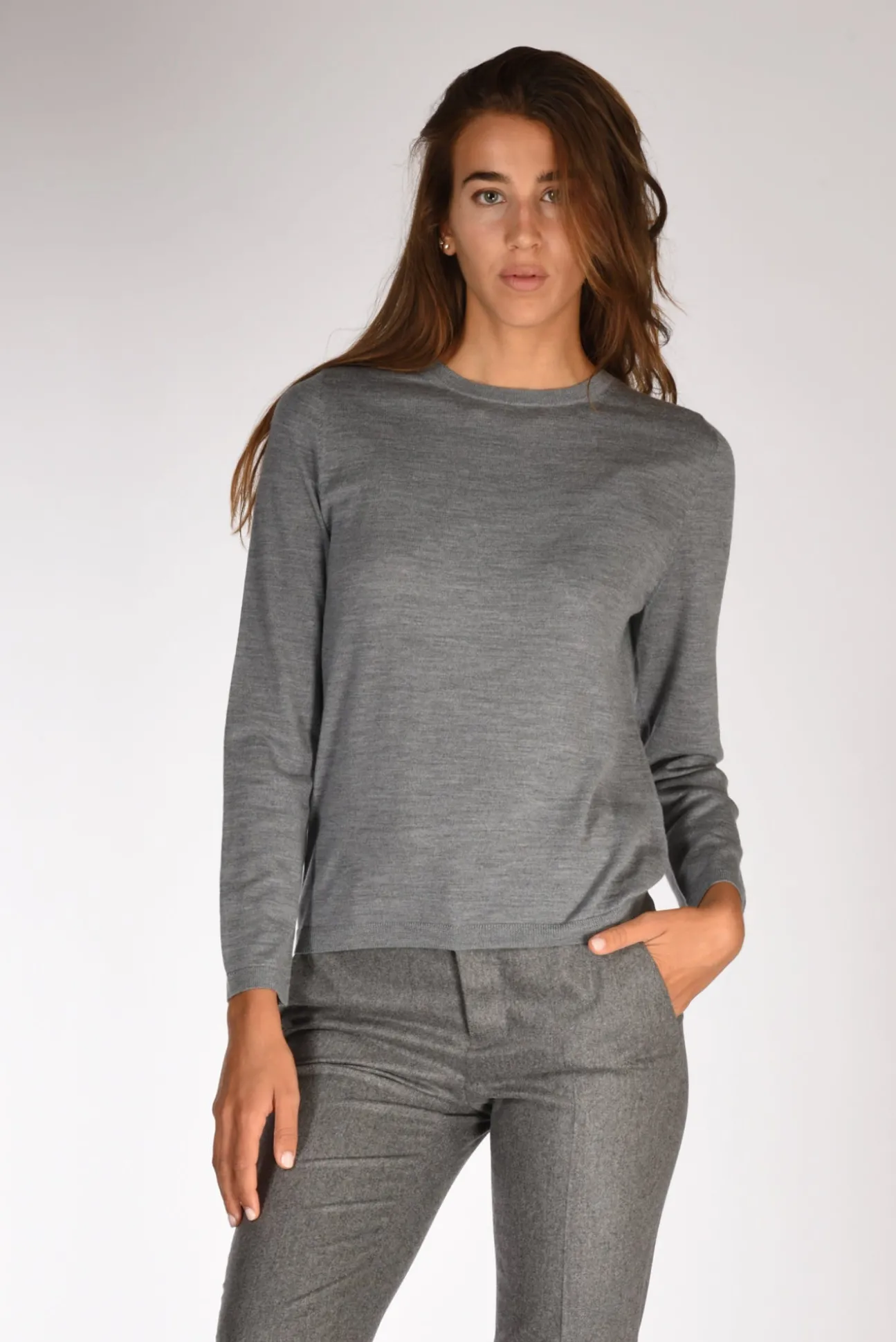 maglia_girocollo_grigio_0.webp maglia girocollo grigio