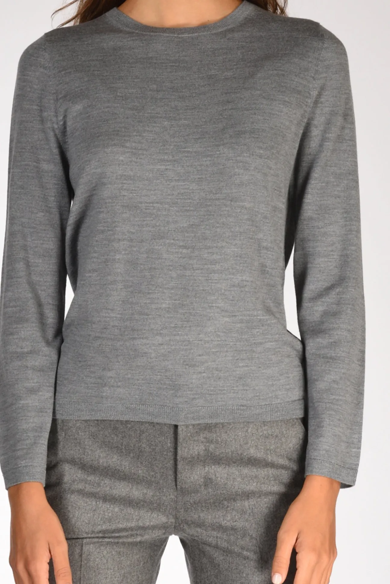 maglia_girocollo_grigio_2.webp maglia girocollo grigio