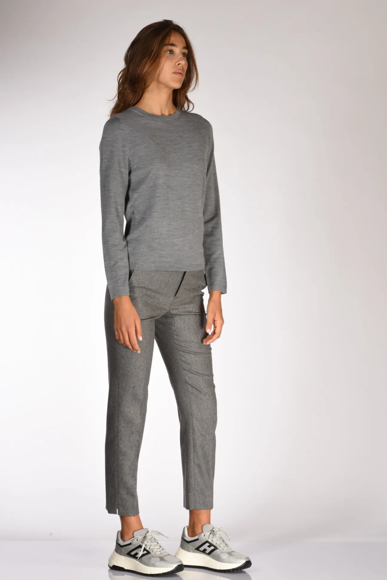 maglia_girocollo_grigio_3.webp maglia girocollo grigio