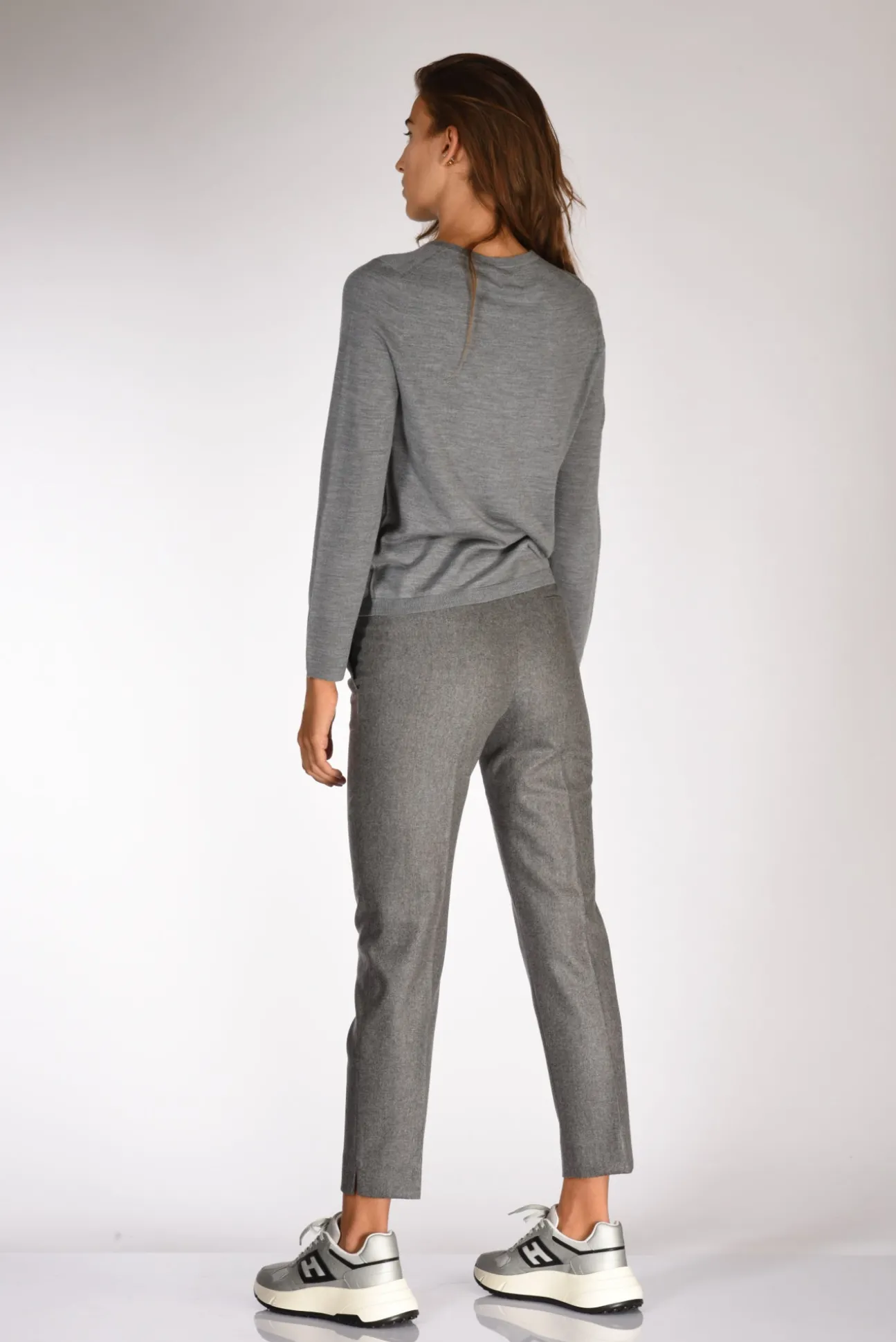 maglia_girocollo_grigio_4.webp maglia girocollo grigio