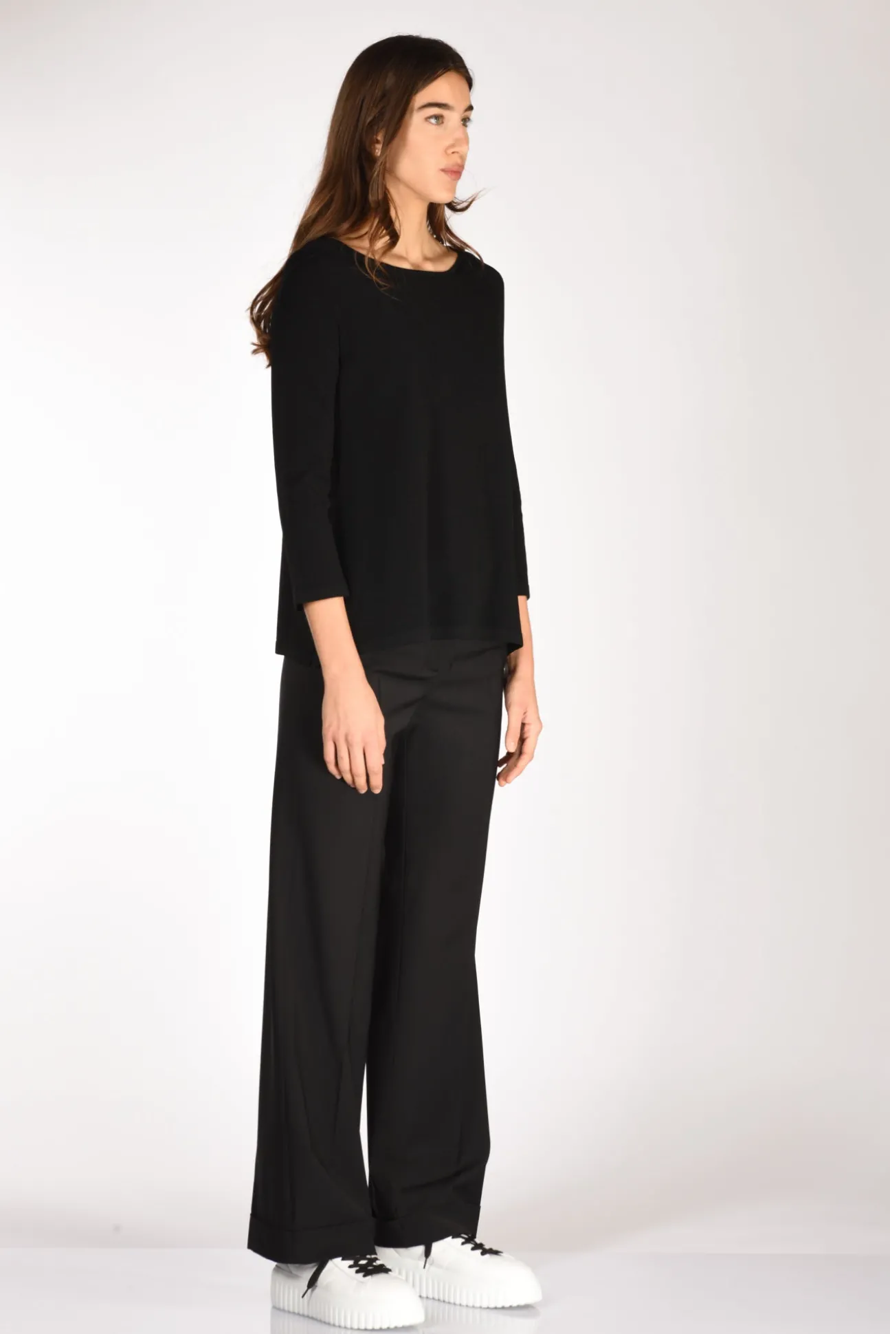 maglia_nero_3-4.webp maglia nero