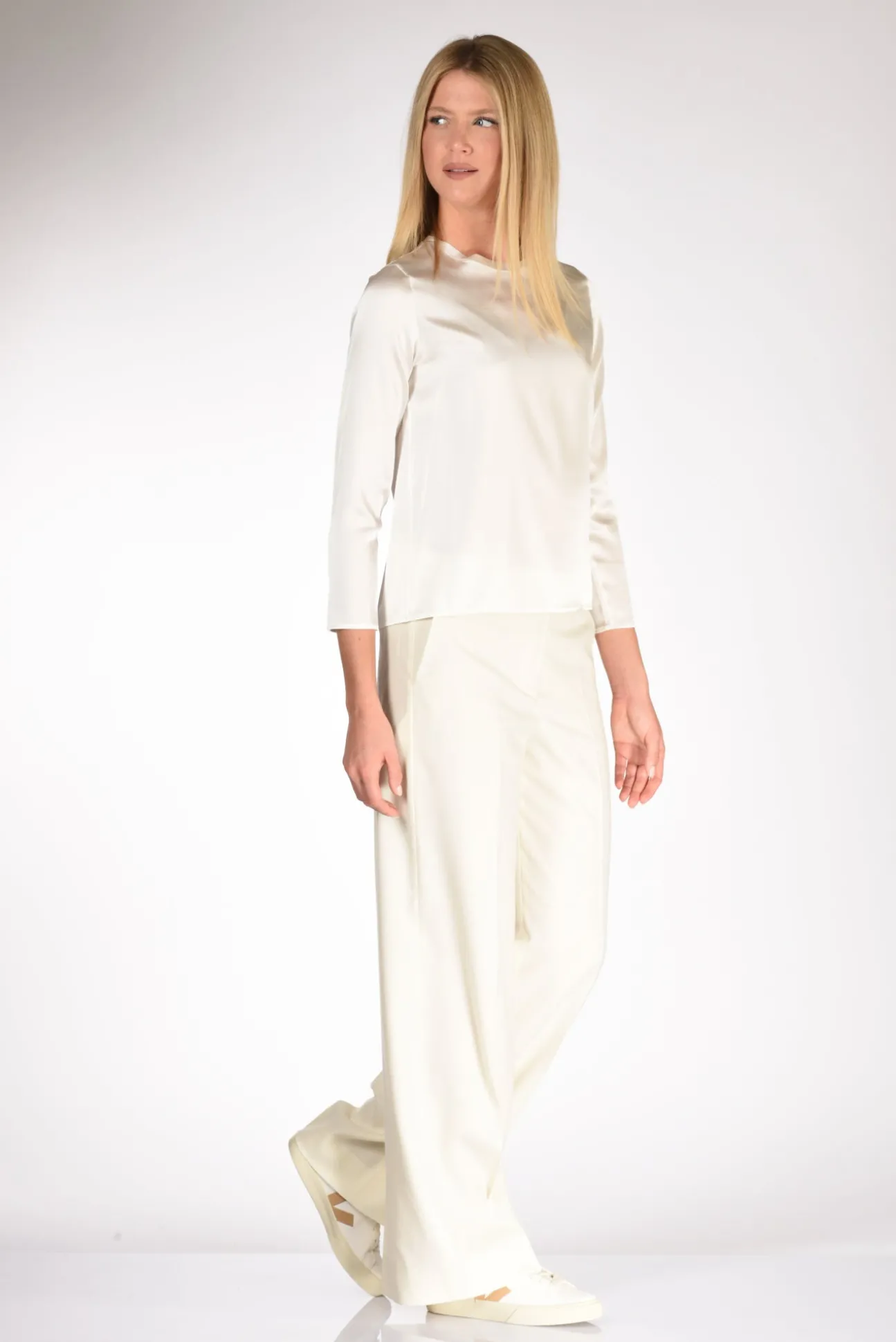 maglia_seta_bianco_latte_3.webp maglia seta bianco latte