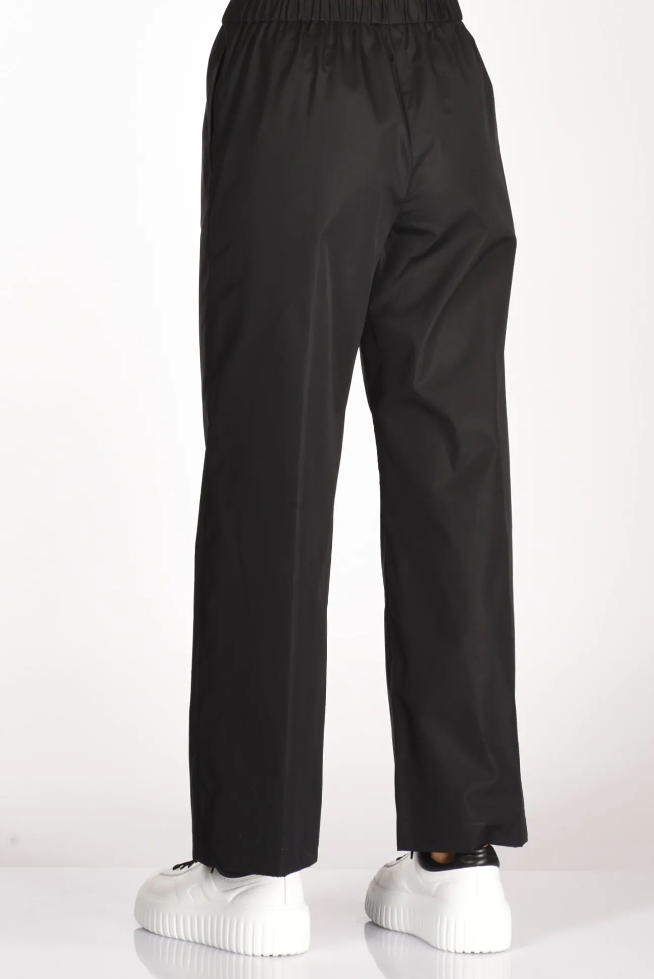 pantalone_elastico_nero_5.webp pantalone elastico nero