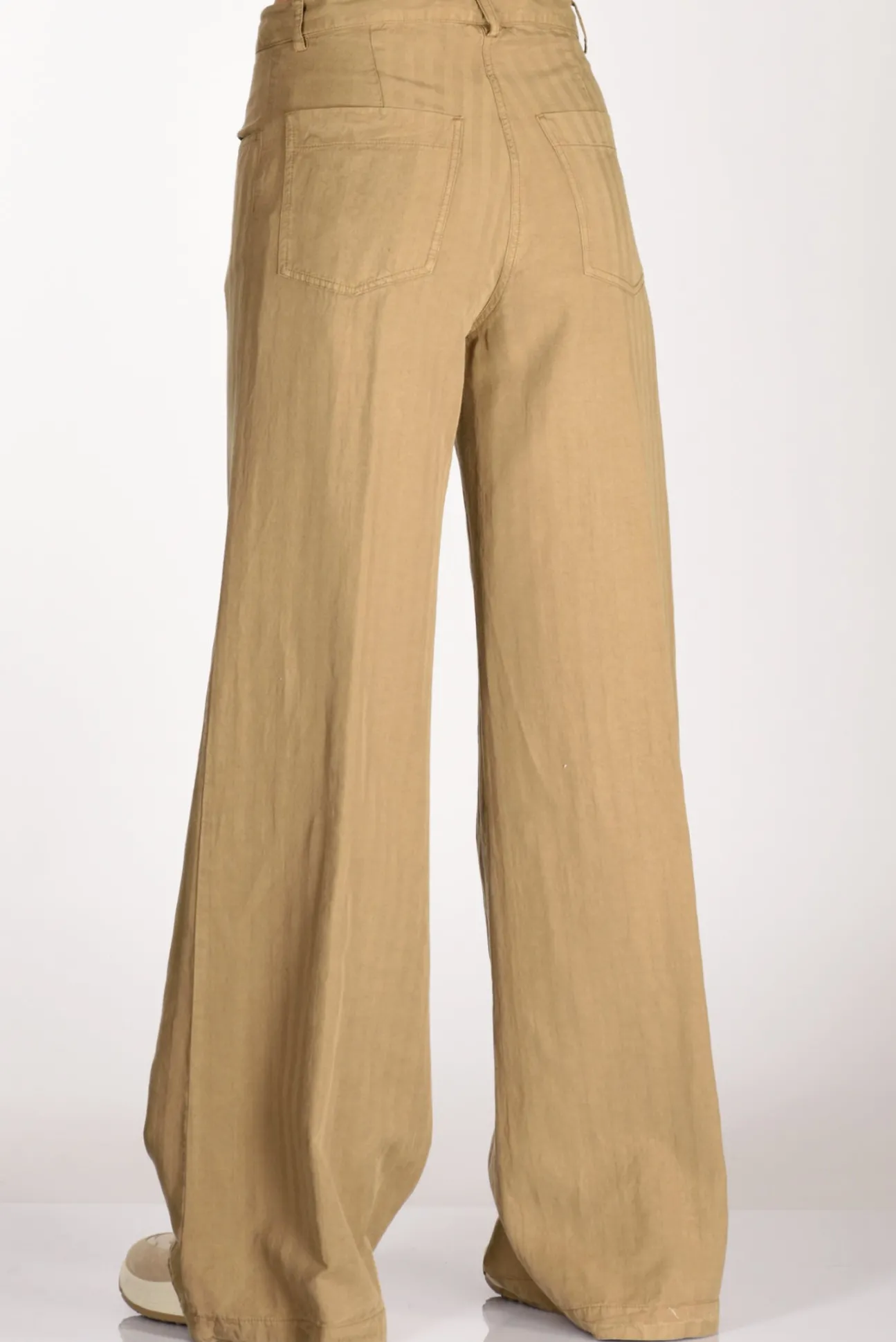 pantalone_largo_beige_scu_5.webp pantalone largo beige scuro