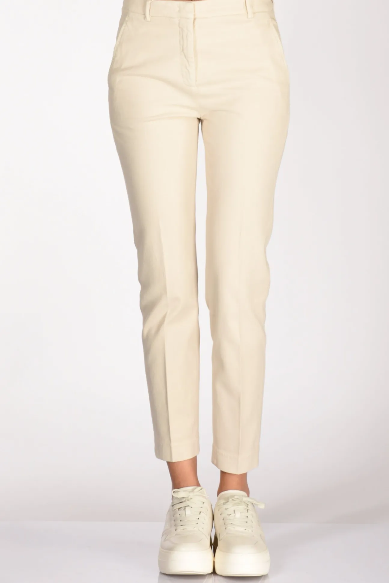 pantalone_leyre_beige_chi_2.webp pantalone leyre beige chiaro