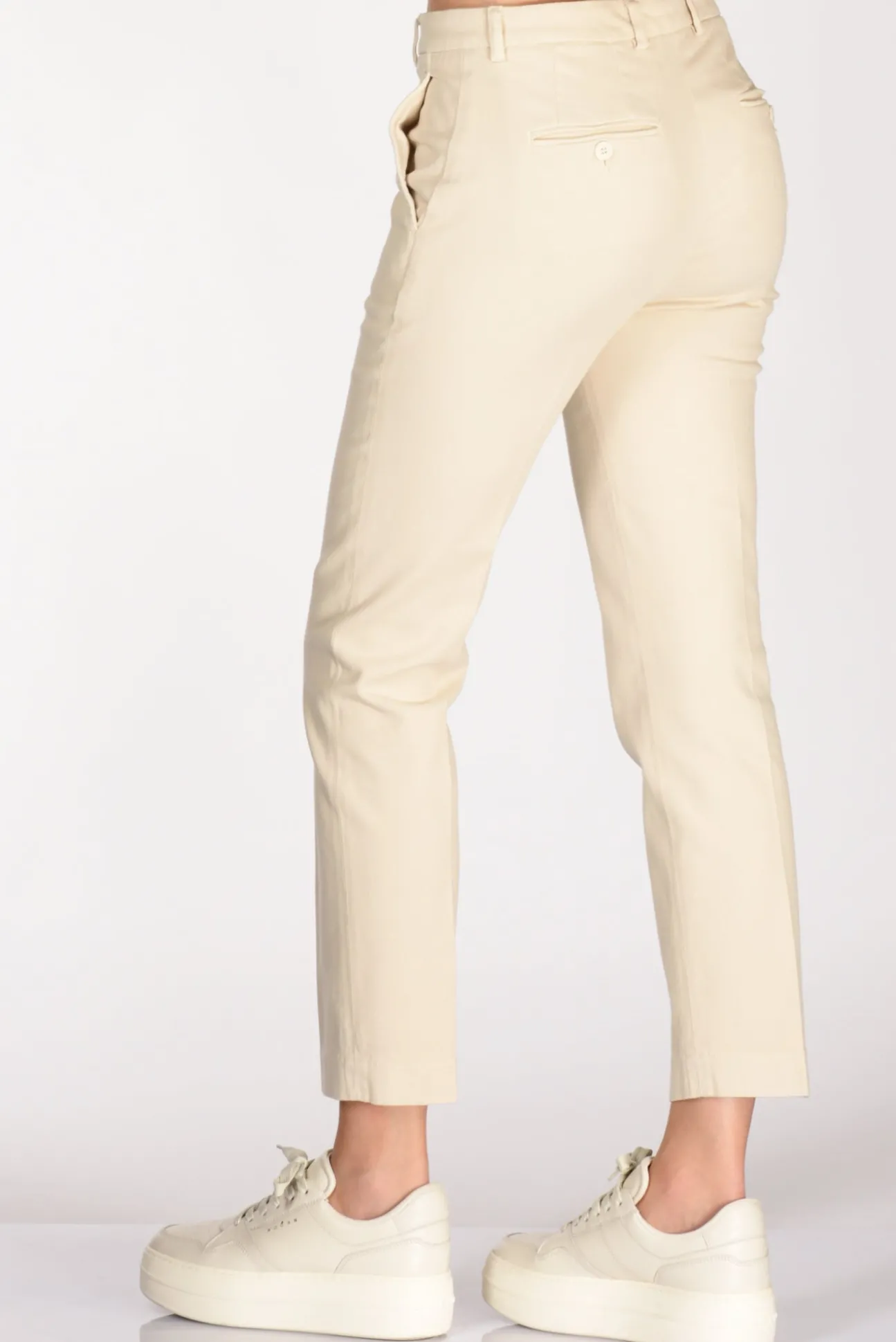 pantalone_leyre_beige_chi_5.webp pantalone leyre beige chiaro