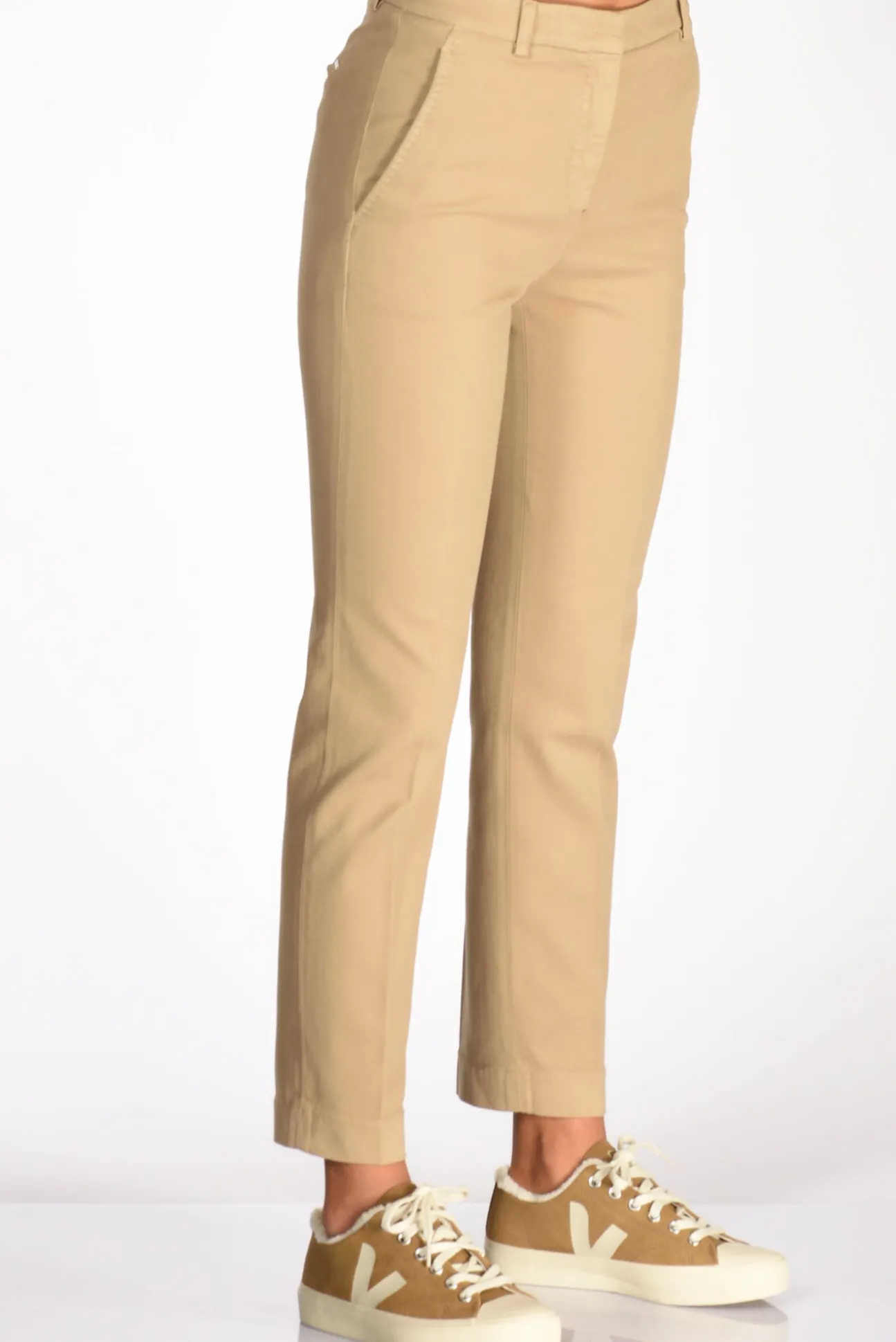 pantalone_leyre_beige_scu_3.webp pantalone leyre beige scuro
