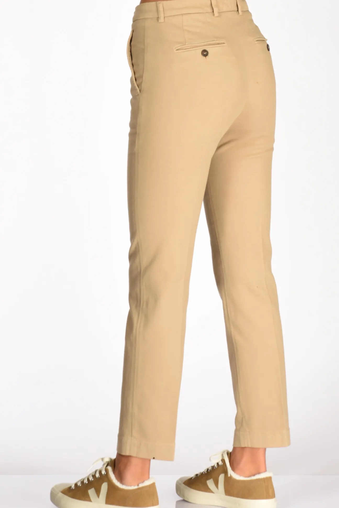 pantalone_leyre_beige_scu_5.webp pantalone leyre beige scuro