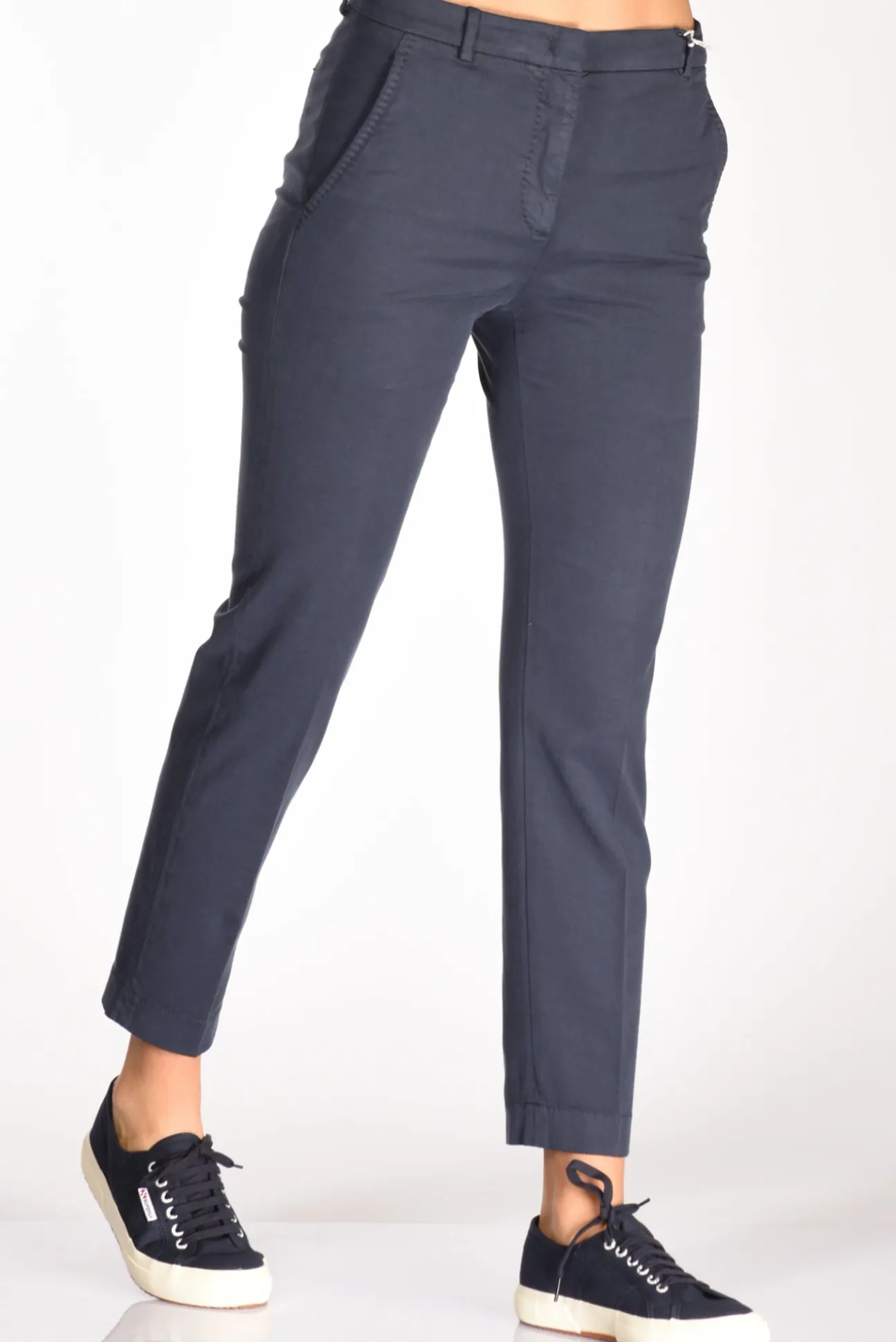pantalone_leyre_blu_chiar_0.webp pantalone leyre blu chiaro