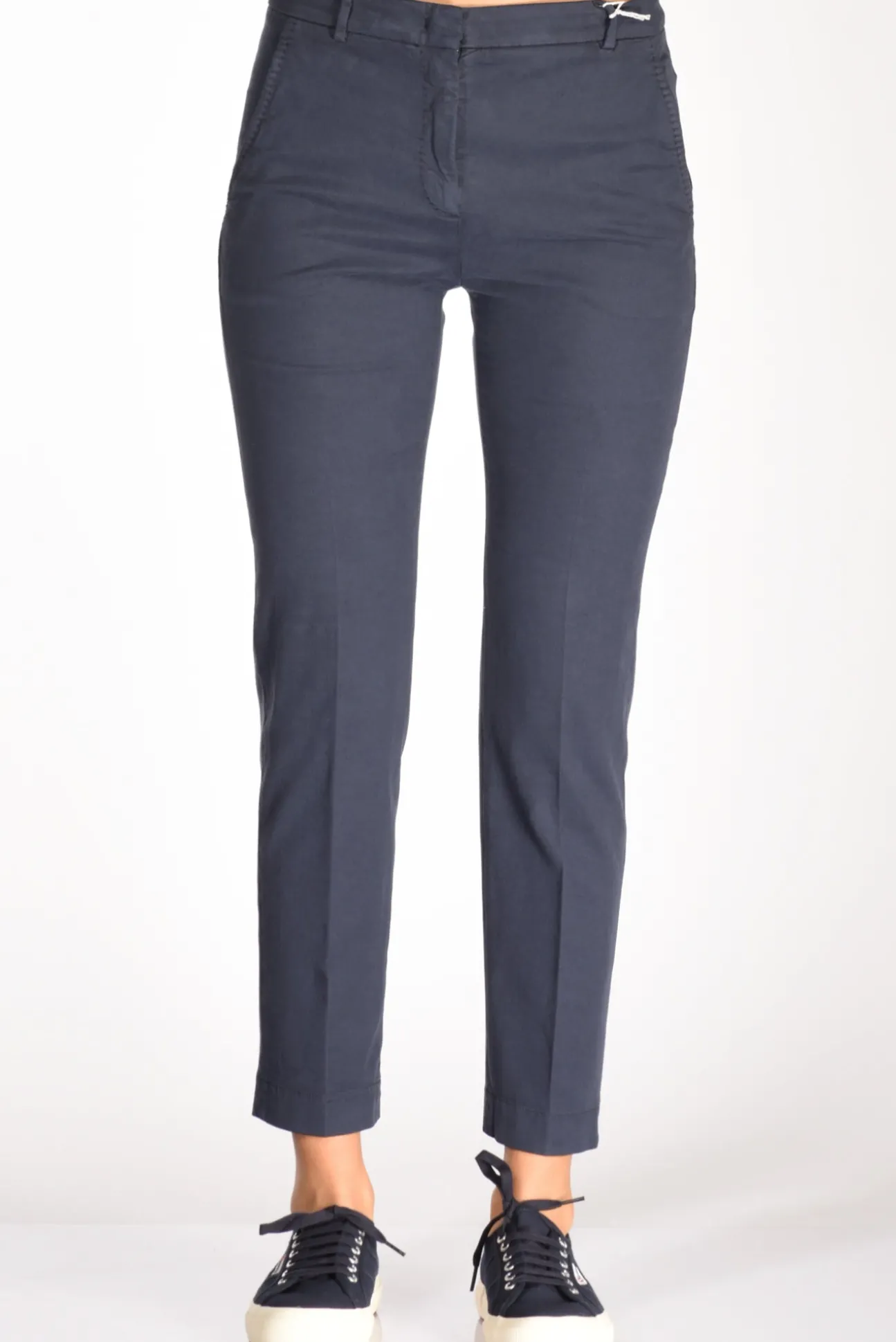 pantalone_leyre_blu_chiar_2.webp pantalone leyre blu chiaro