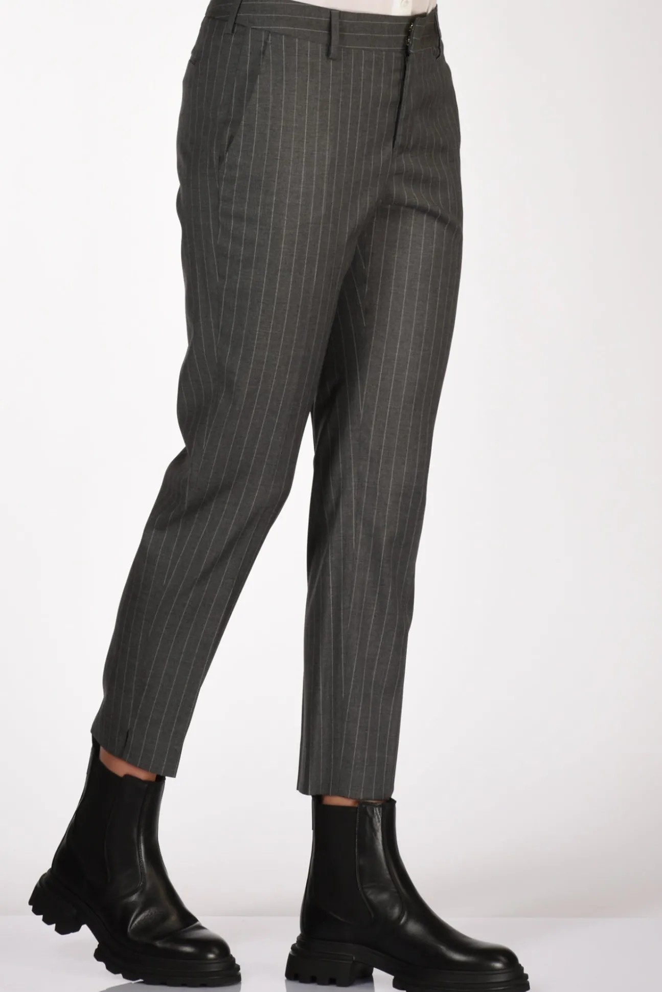 pantalone_new_york_grigio_0-1.webp pantalone new york grigio scuro