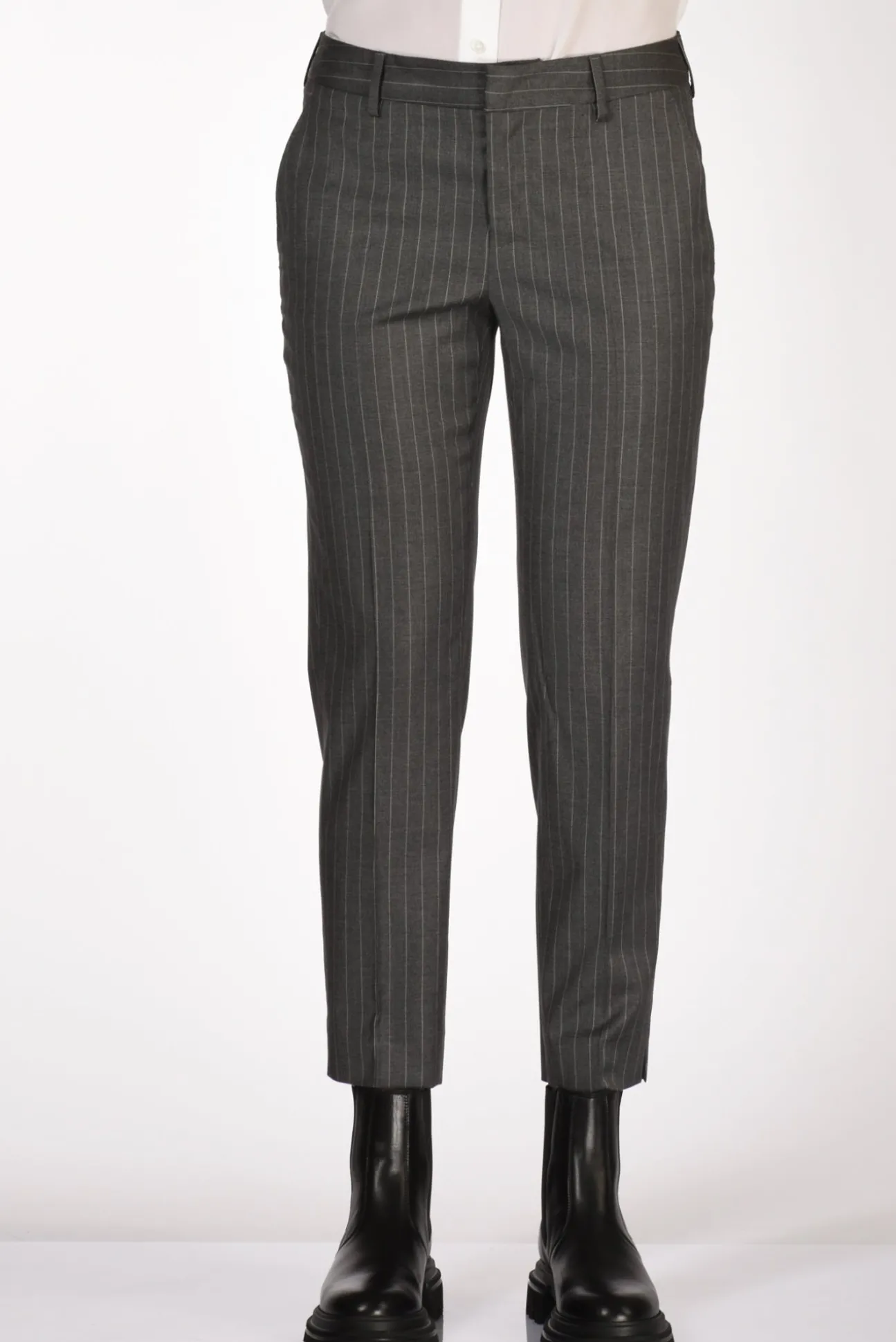 pantalone_new_york_grigio_2-1.webp pantalone new york grigio scuro