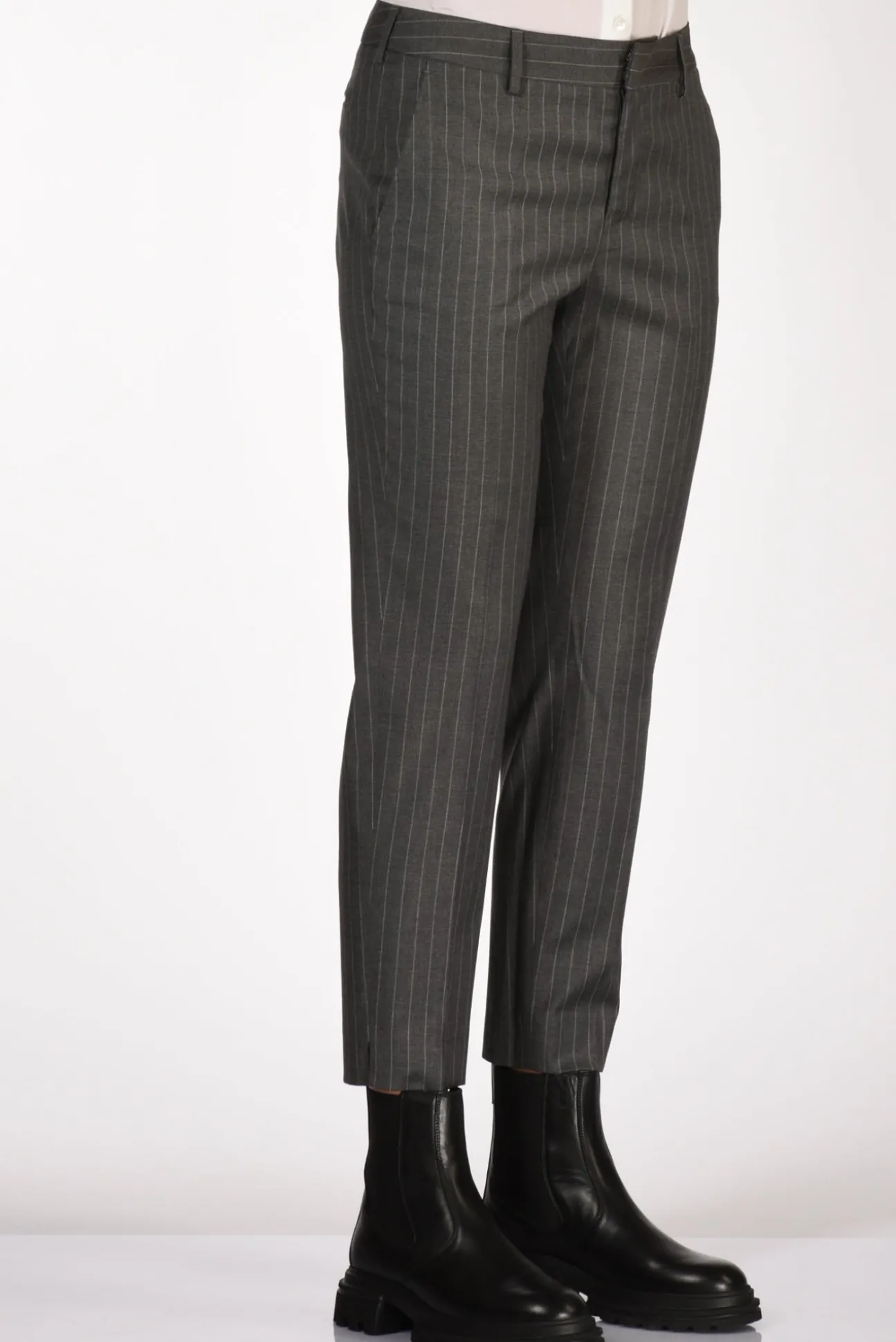 pantalone_new_york_grigio_3-1.webp pantalone new york grigio scuro