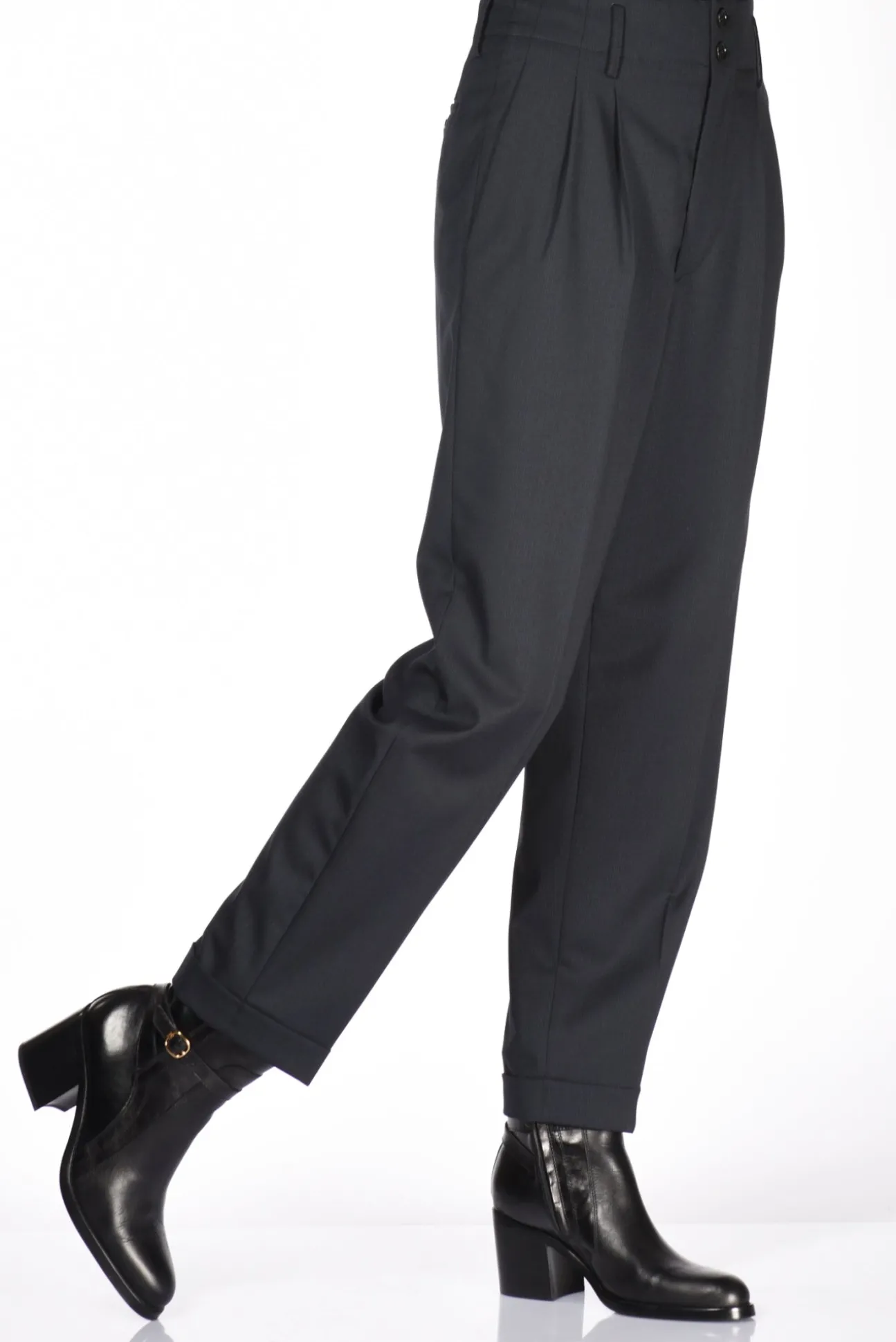 pantaloni_blu_0.webp pantaloni blu