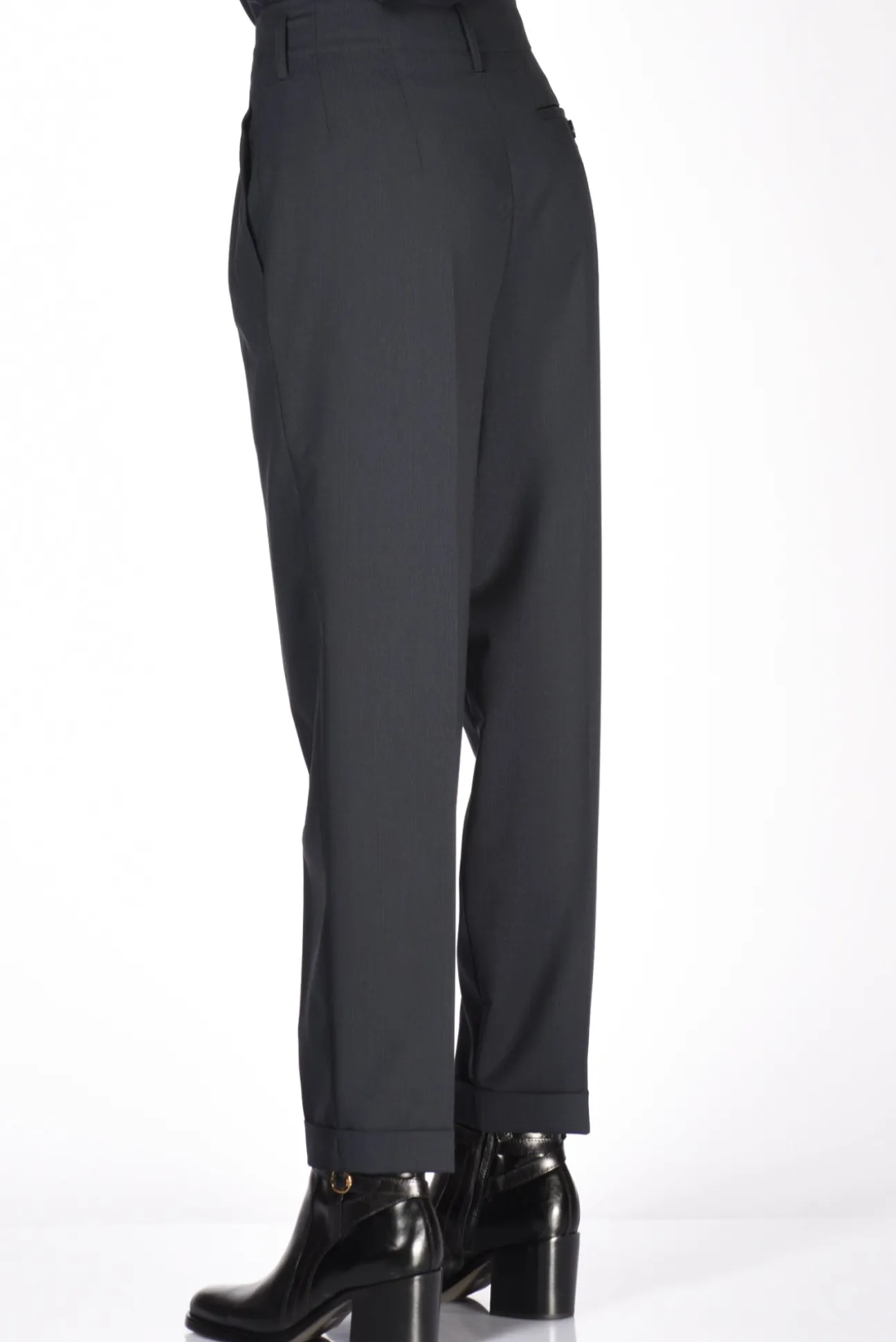 pantaloni_blu_5.webp pantaloni blu
