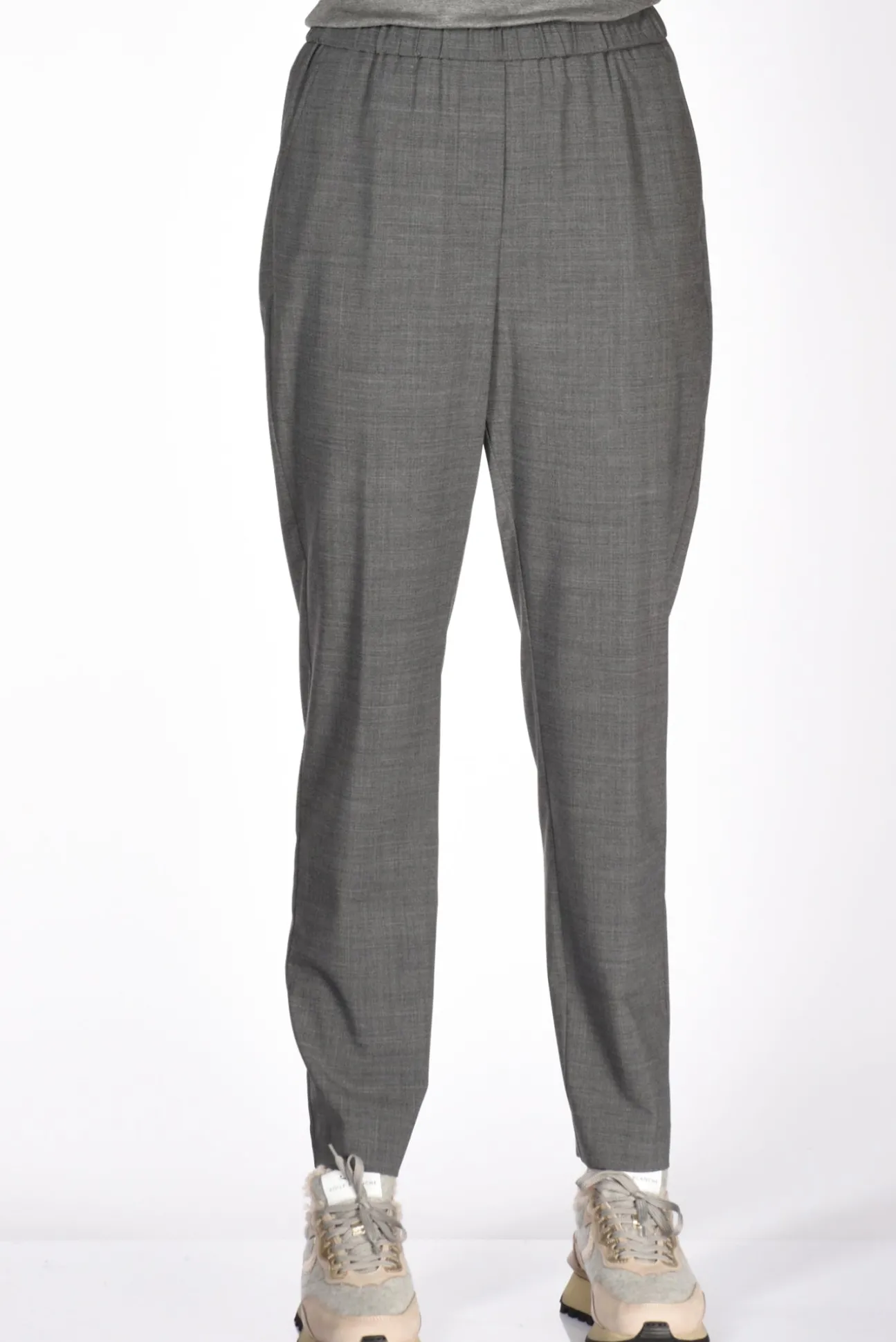 pantaloni_grigio_2.webp pantaloni grigio