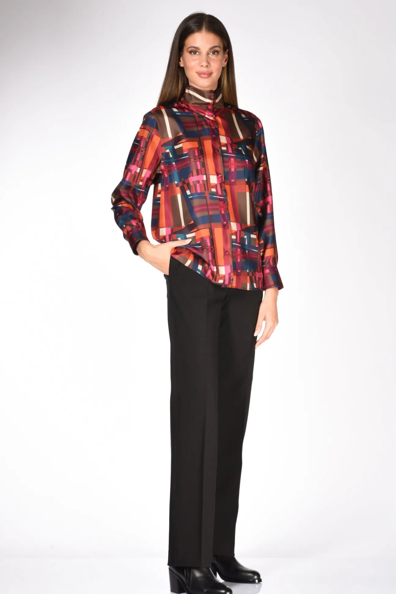 pantaloni_nero_1-1.webp pantaloni nero