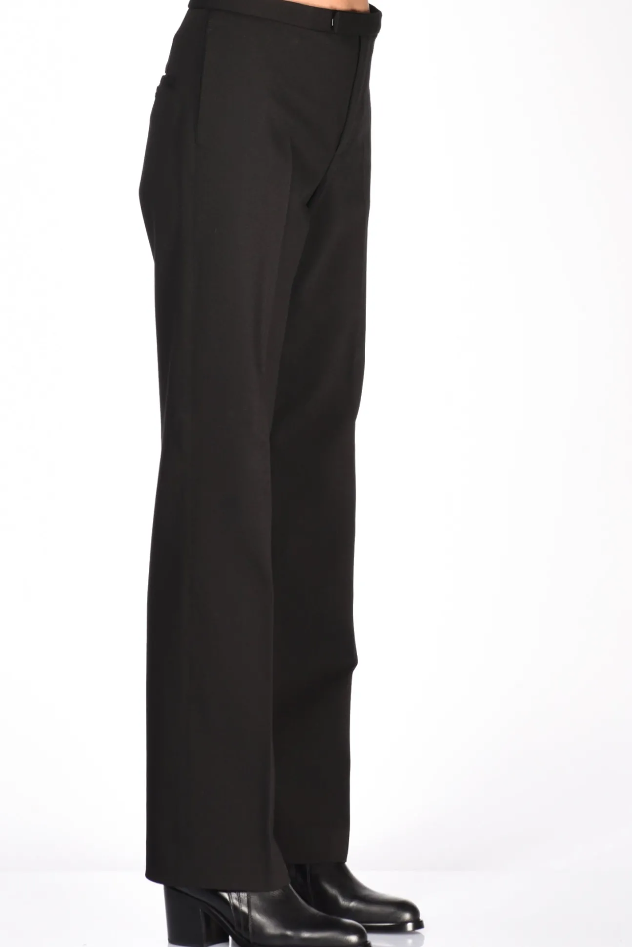 pantaloni_nero_4-1.webp pantaloni nero