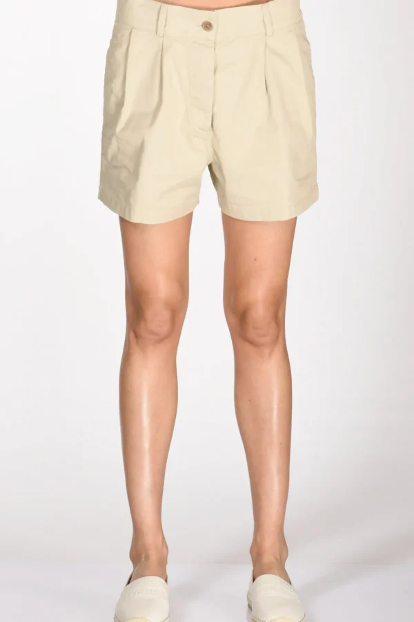 short beige