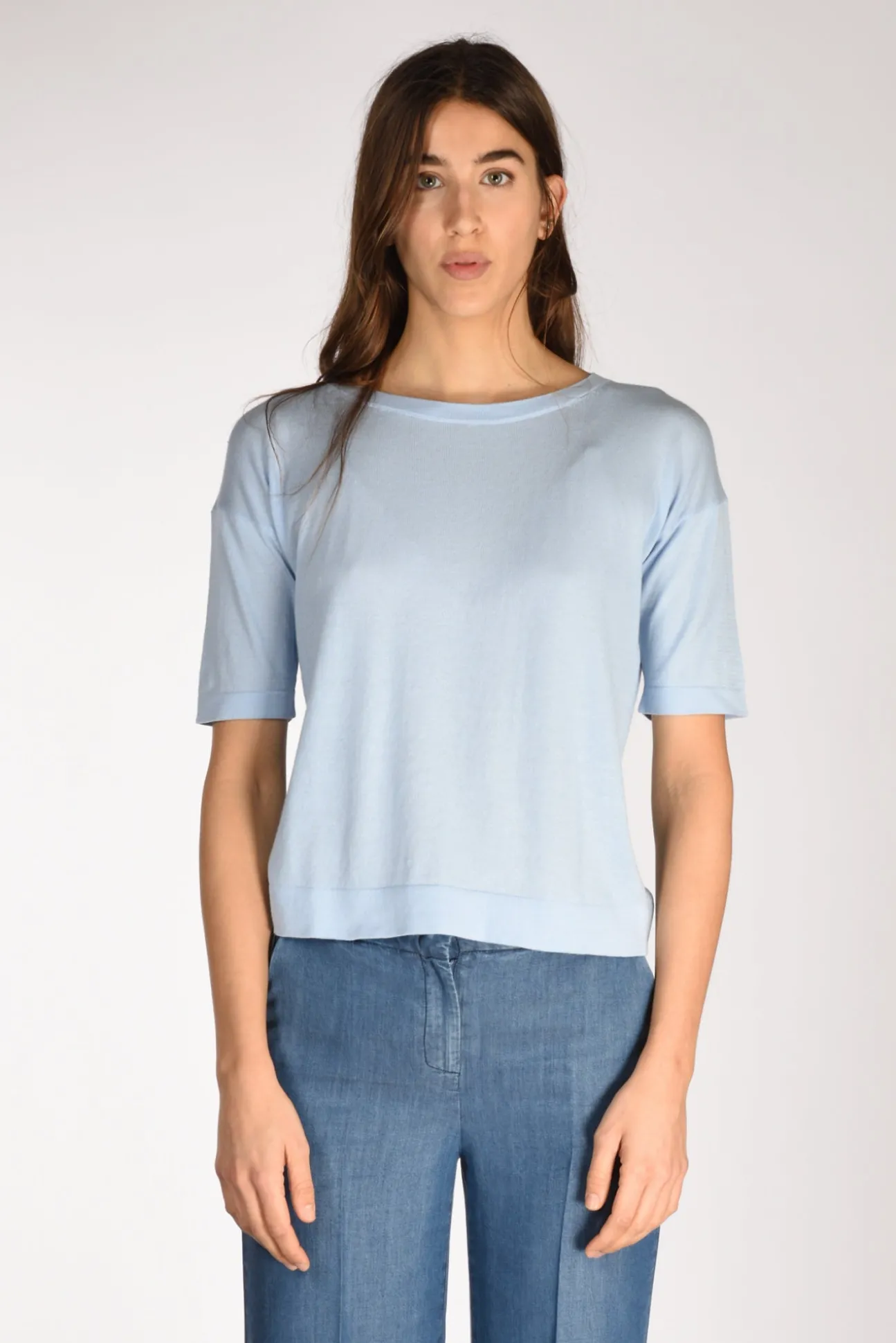 tshirt_di_maglia_azzurro_1.webp tshirt di maglia azzurro