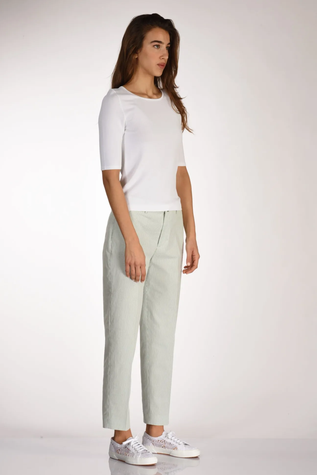 tshirt_di_maglia_bianco_3.webp tshirt di maglia bianco
