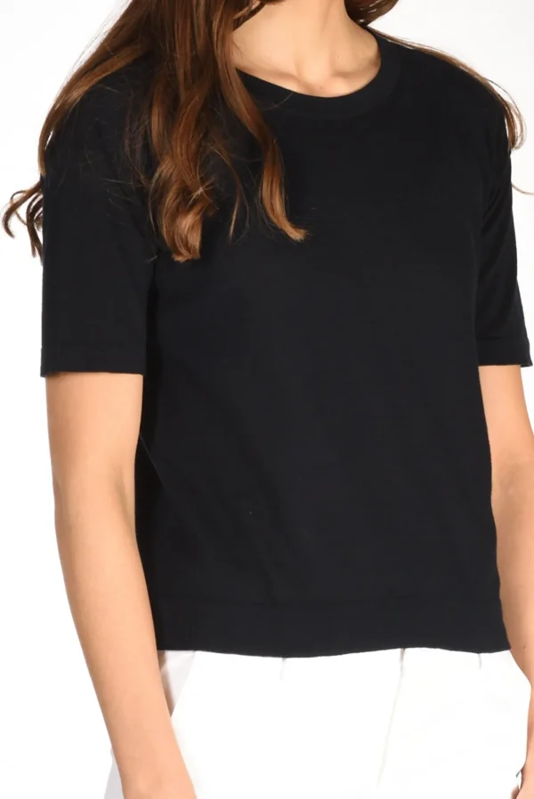 tshirt di maglia blu