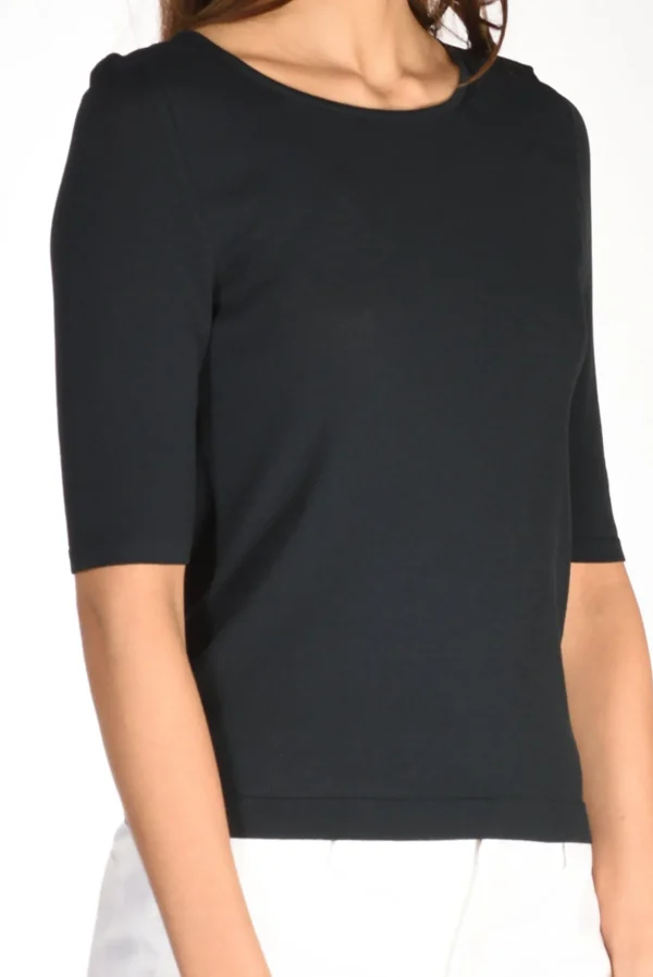 tshirt di maglia blu