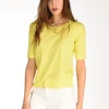tshirt di maglia giallo