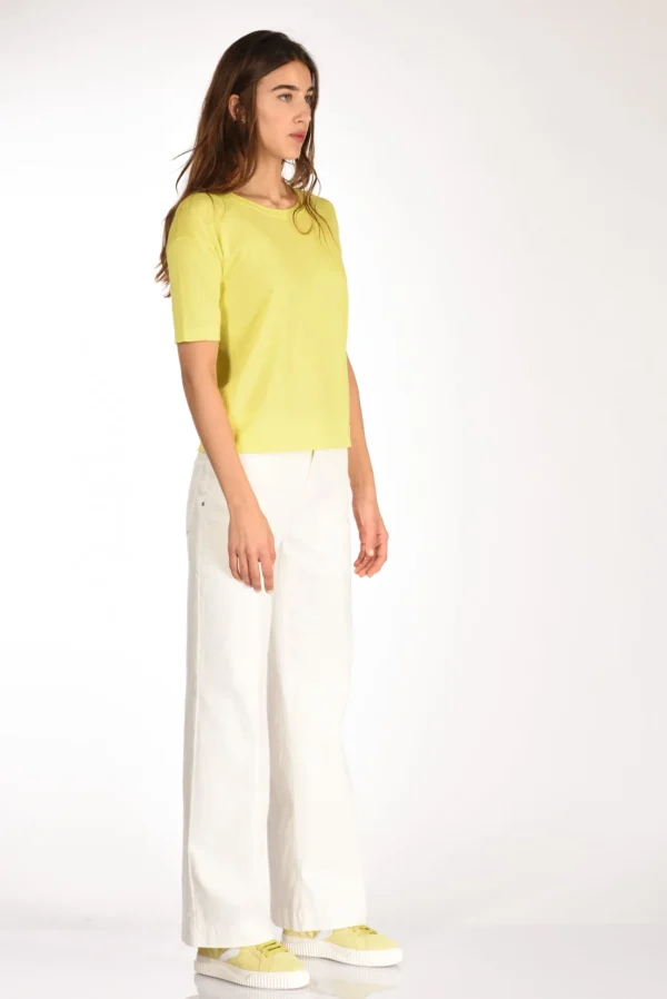 tshirt di maglia giallo