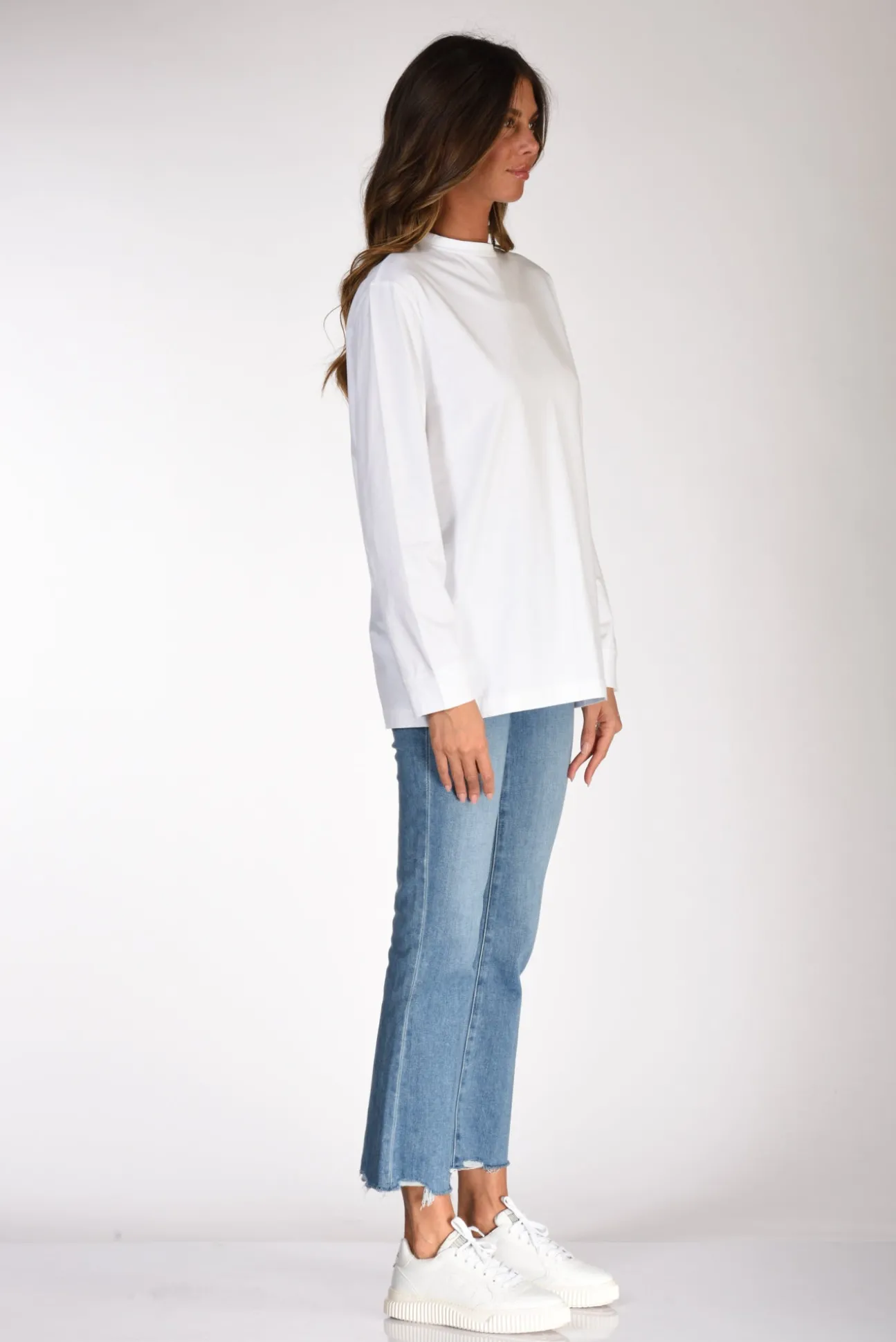 tshirt_over_bianco_3.webp t-shirt over bianco