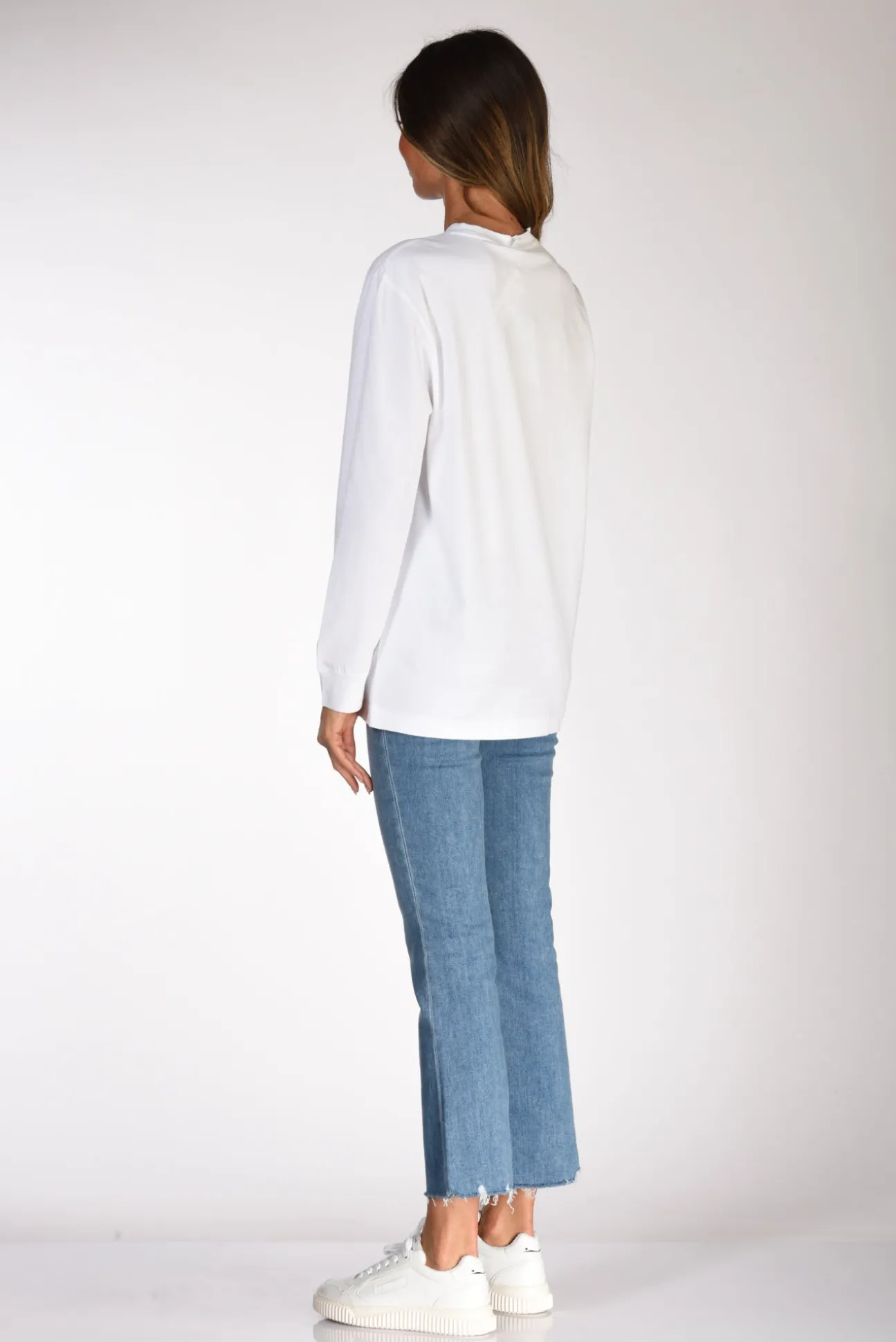 tshirt_over_bianco_4.webp t-shirt over bianco