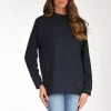 t-shirt over blu